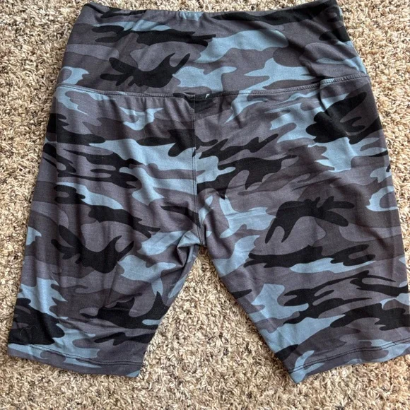 Bundle Camo Print Biker Shorts - Picture 3 of 9